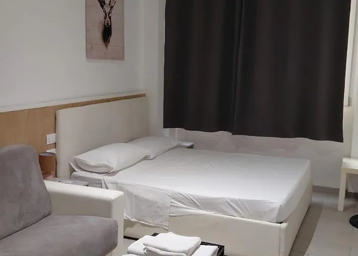 Centro فندق مبيت وإفطار