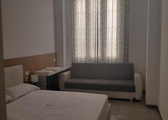 Centro فندق مبيت وإفطار ميلان